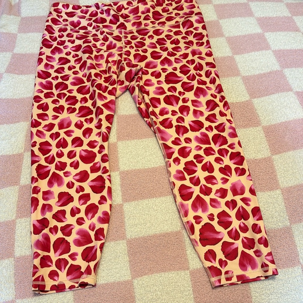 Petal design plus size Fabletics leggings in size 2X